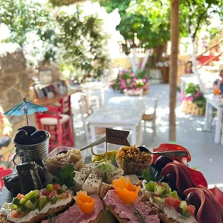 Attiki 3*