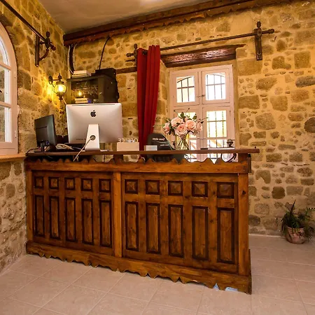 Couette-café Attiki 3*