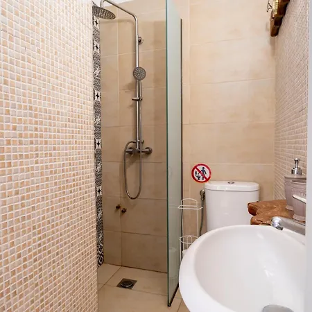 Oda ve Kahvaltı Attiki Rhodes City