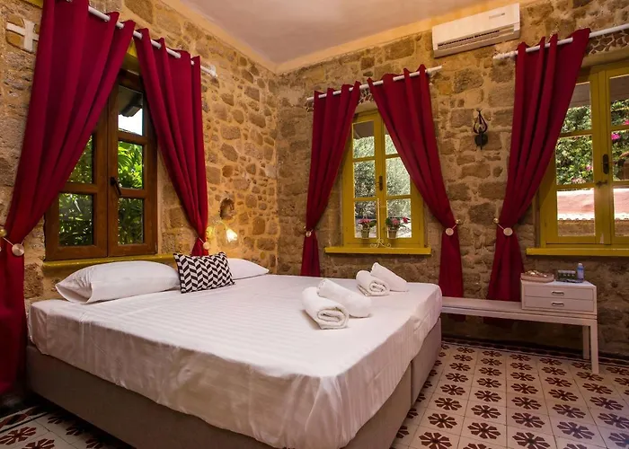 Bed & Breakfast Attiki 3*